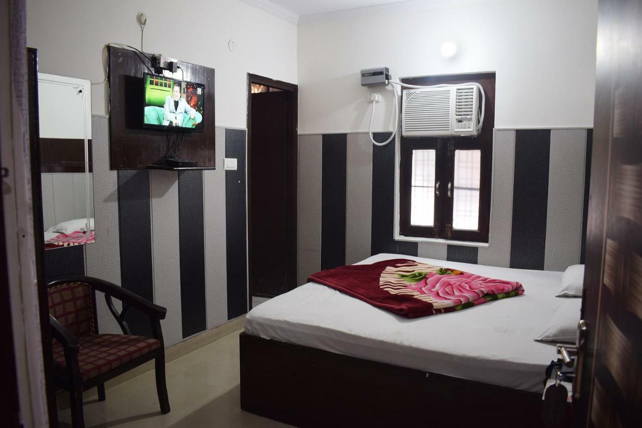Hotel Thakur Ji Haridwār Екстериор снимка