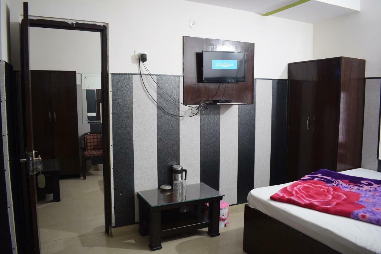 Hotel Thakur Ji Haridwār Екстериор снимка